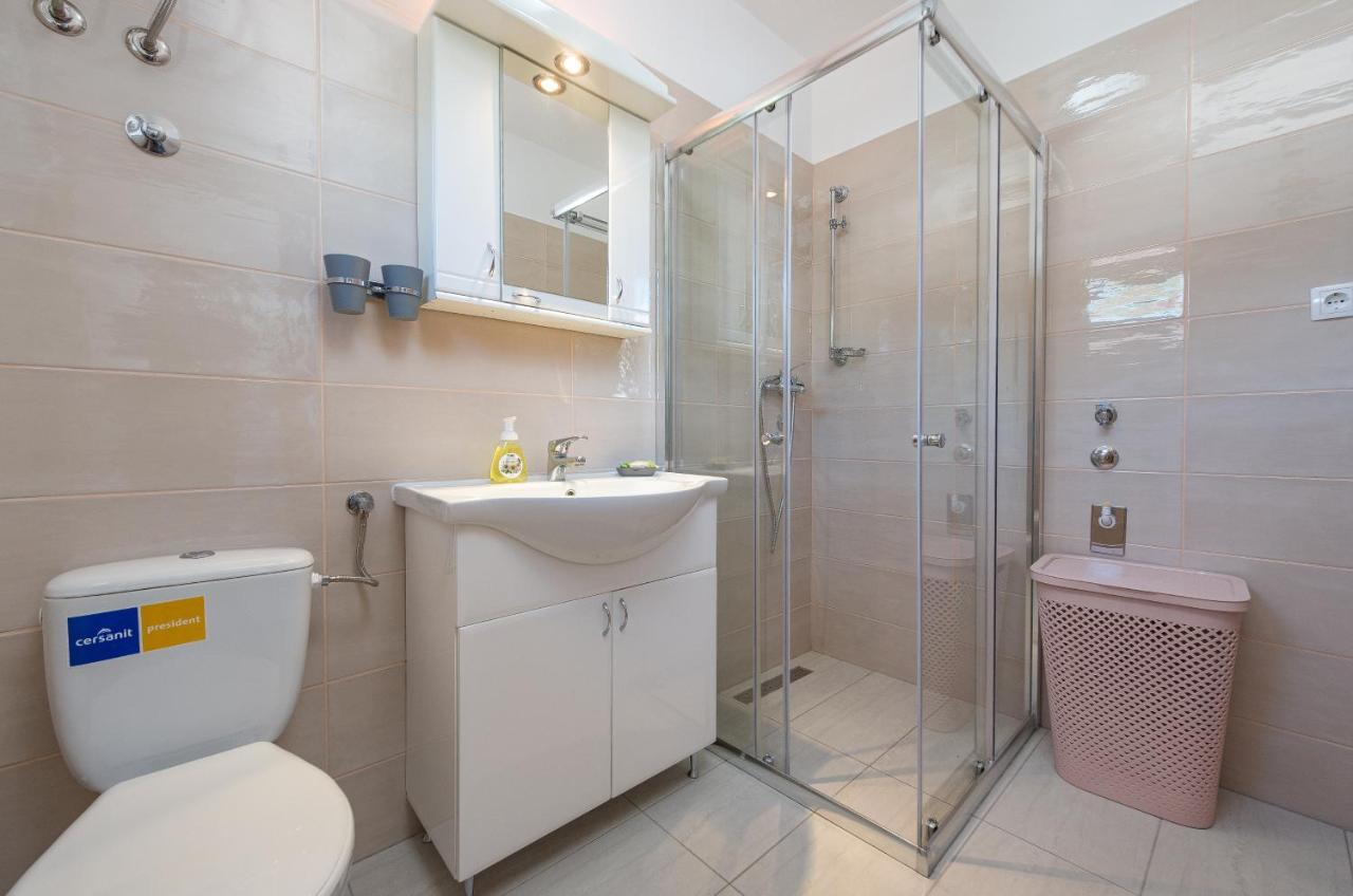Apartmani Mila ゴルニ・カリン エクステリア 写真