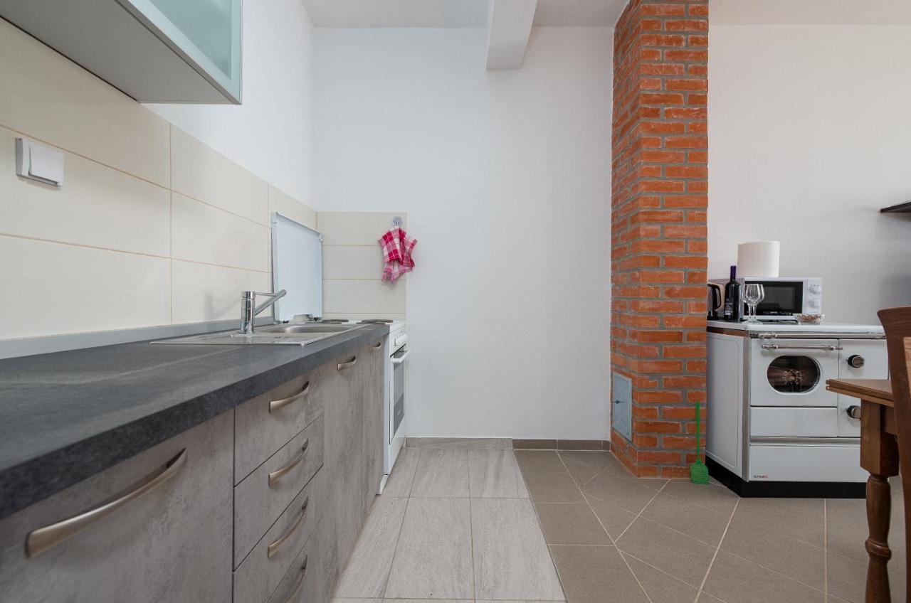 Apartmani Mila ゴルニ・カリン エクステリア 写真