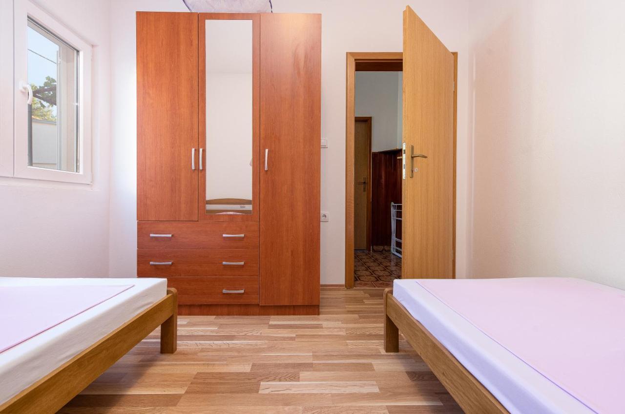 Apartmani Mila ゴルニ・カリン エクステリア 写真