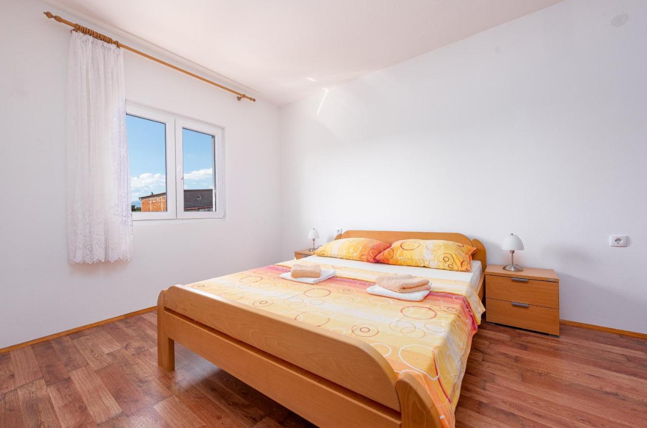 Apartmani Mila ゴルニ・カリン エクステリア 写真